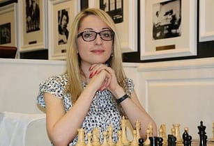 Campionessa di scacchi boicotta campionato in Iran. Senza velo o niente. nazi-nodarovna-paikidze-barnes
