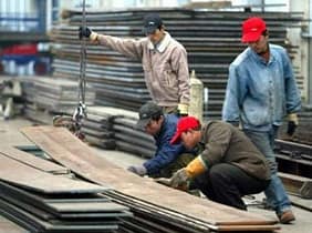 Ministro interni britannico vuole le liste di lavoratori stranieri. lavoratori-immigrati