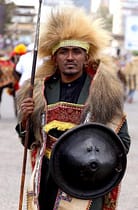 Razzismo in Africa, cantante di etnia Oromo assassinato musicista-Oromo-in-costume-tradizionale-africano