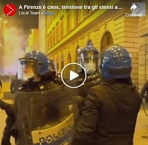 Firenze, Poliziotti caricano ragazzine con i manganelli poliziotti-attaccano-ragazzine