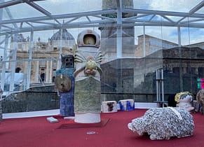 Polemiche per il presepe modernista (mesopotamico) in piazza S.Pietro in Vaticano presepe-in-vaticano-2020-1